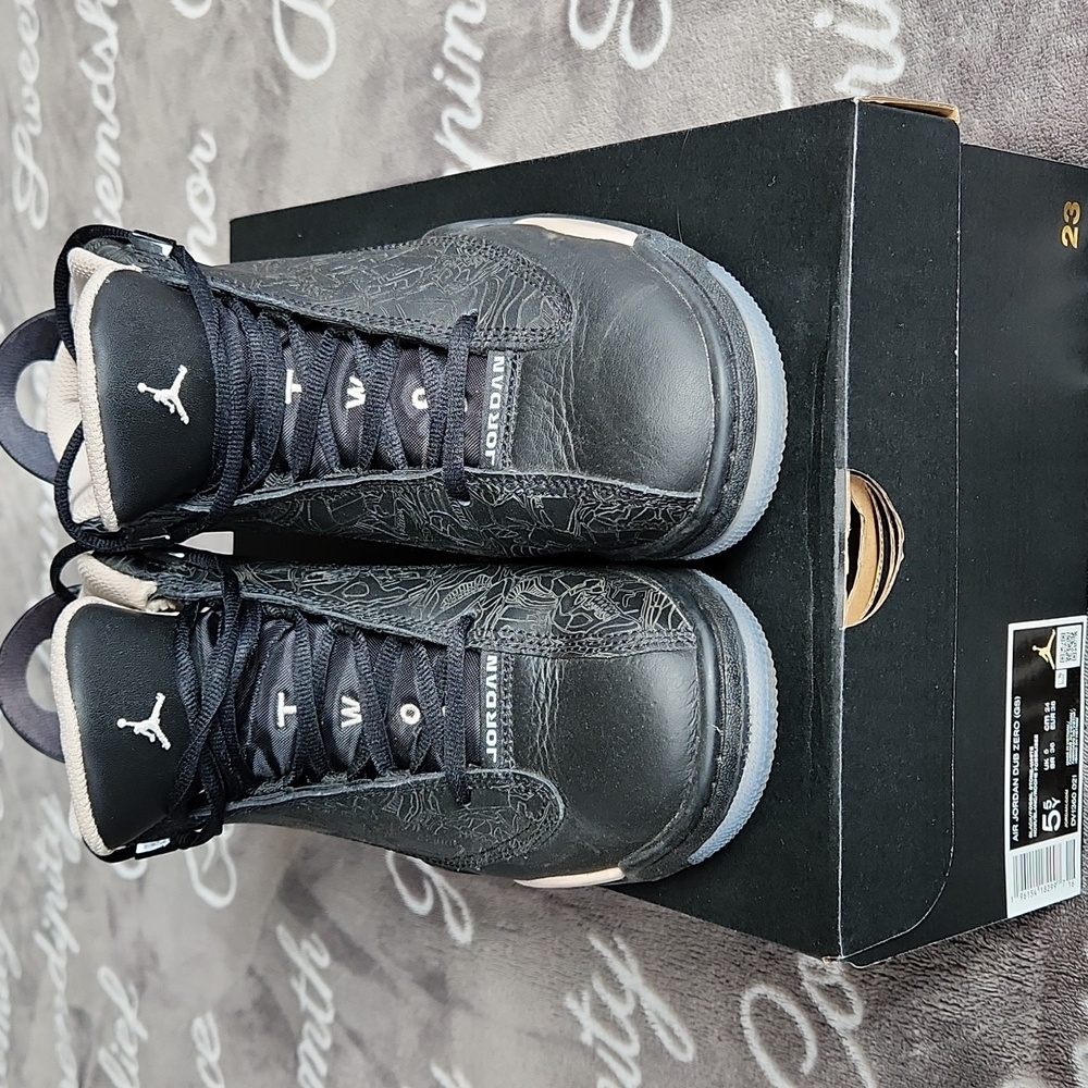 Air Jordan Dub Zero In Black And Fossil Stone White EUC